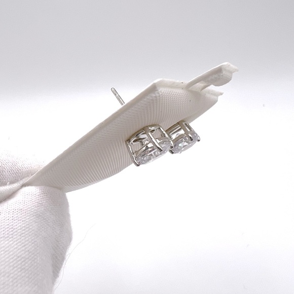 7mm Round Cz Solitaire .925 Sterling Silver Stud Earrings - Picture 4 of 16